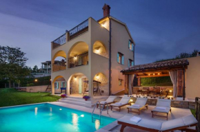 Villa Zora by Villa Plus